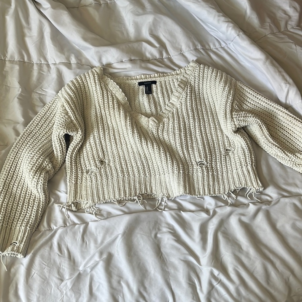 knitted white crop sweater only worn once, it is perfect for the upcoming summer